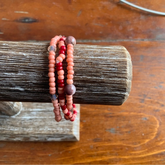 Elegant Pink Beaded Bracelet Set - Picture 3 of 3